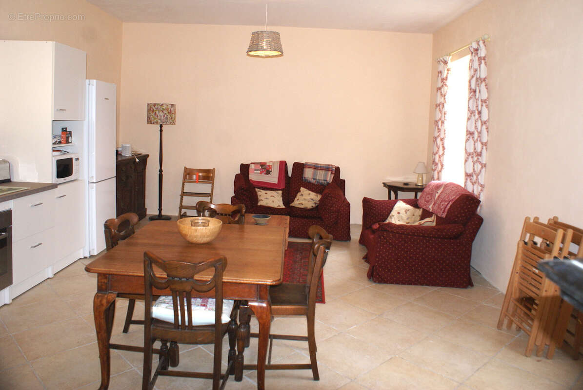 Maison à MONTLIEU-LA-GARDE