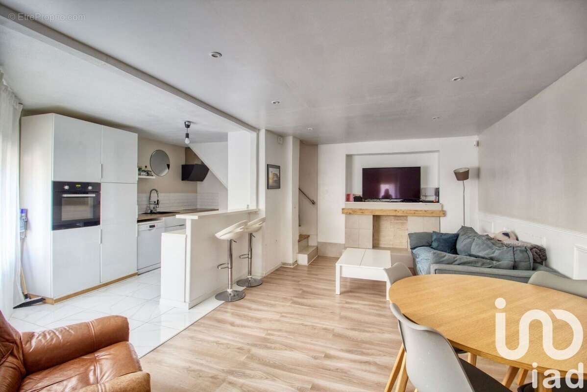 Photo 2 - Maison à MARINES