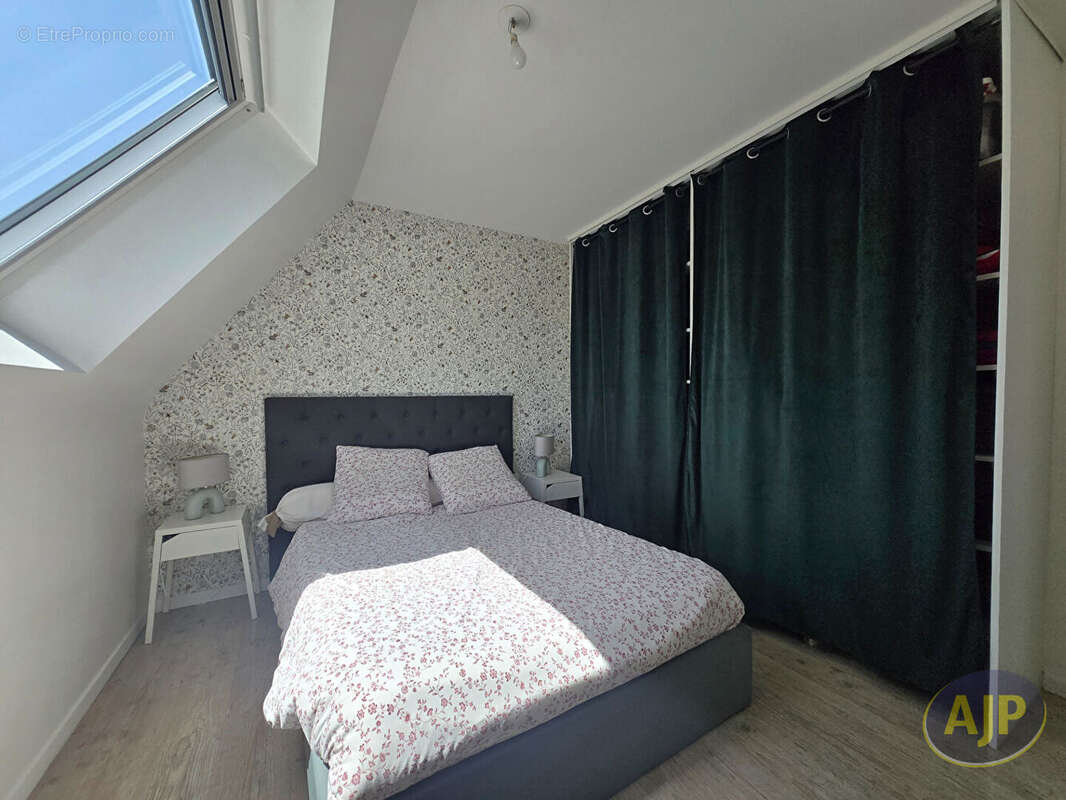 SAINT-JEAN-BREVELAY : Maison T5 dans le bourg, entièrement rénovée  - 20 min de Vannes ? DPE C ? Uniquement chez AJP ! - photo 12