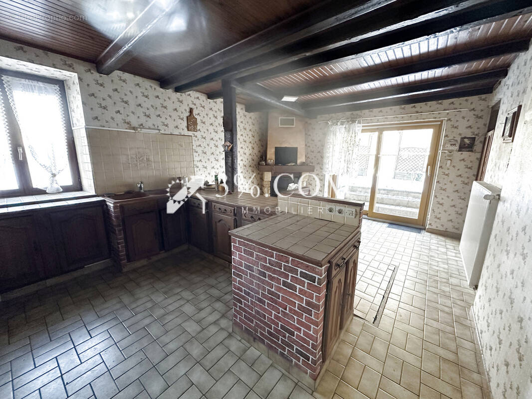 Maison à MOYEN