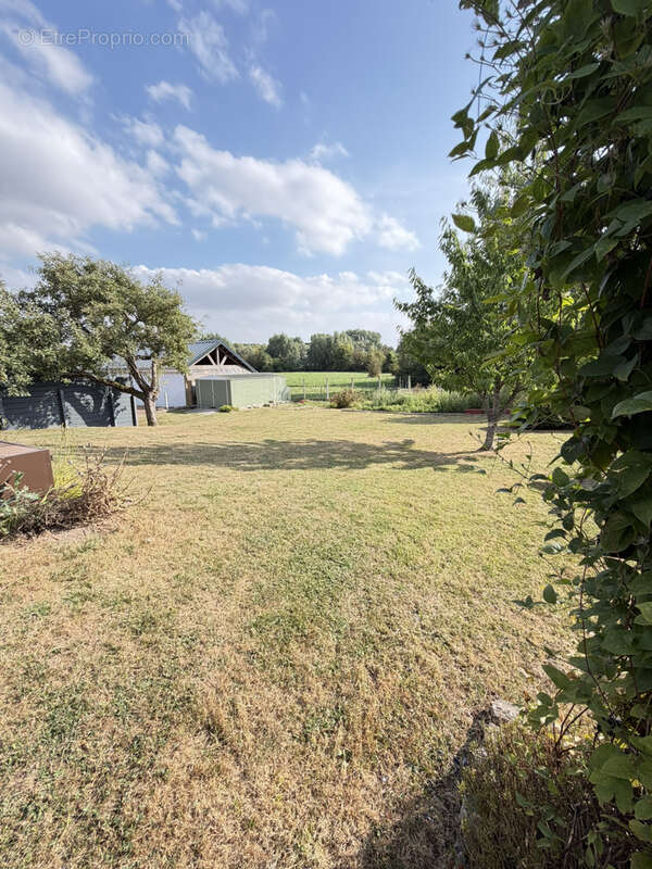 VAUX-SUR-SOMME   Pavillon individuel avec véranda, sous-sol complet et terrain de 1 027 m2 - photo 20