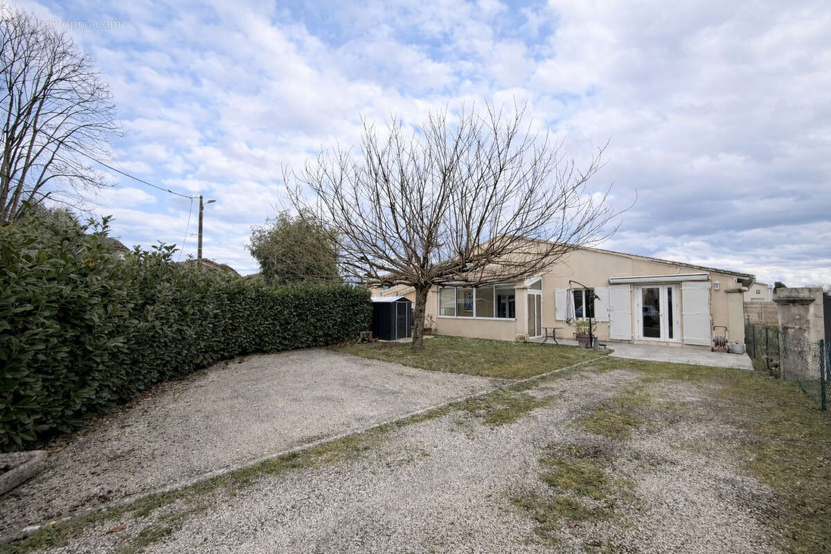 Maison à SAINT-YRIEIX-SUR-CHARENTE