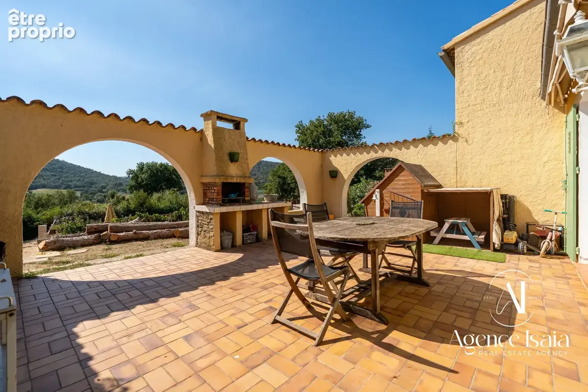 Maison 5 pièces 141 m² à vendre à Bormes-Les-Mimosas (83230) - photo 3