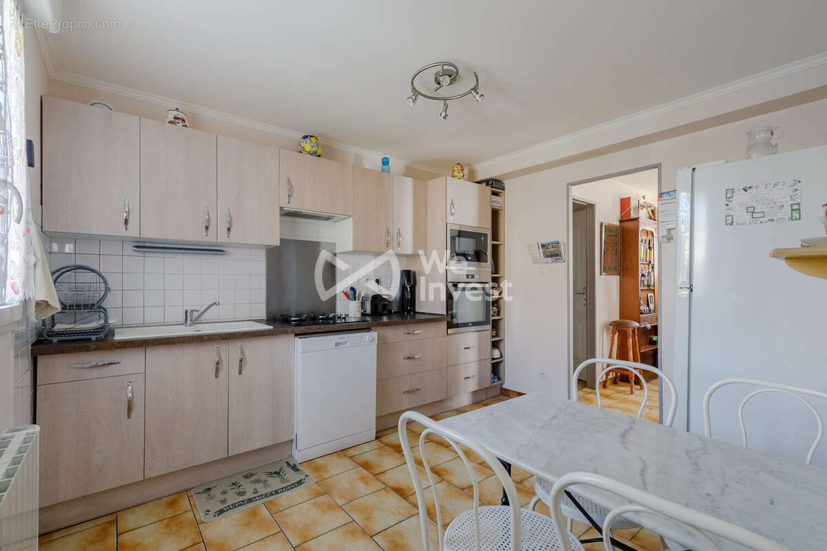Maison 96 m² à Vaulx-En-Velin  - photo 4