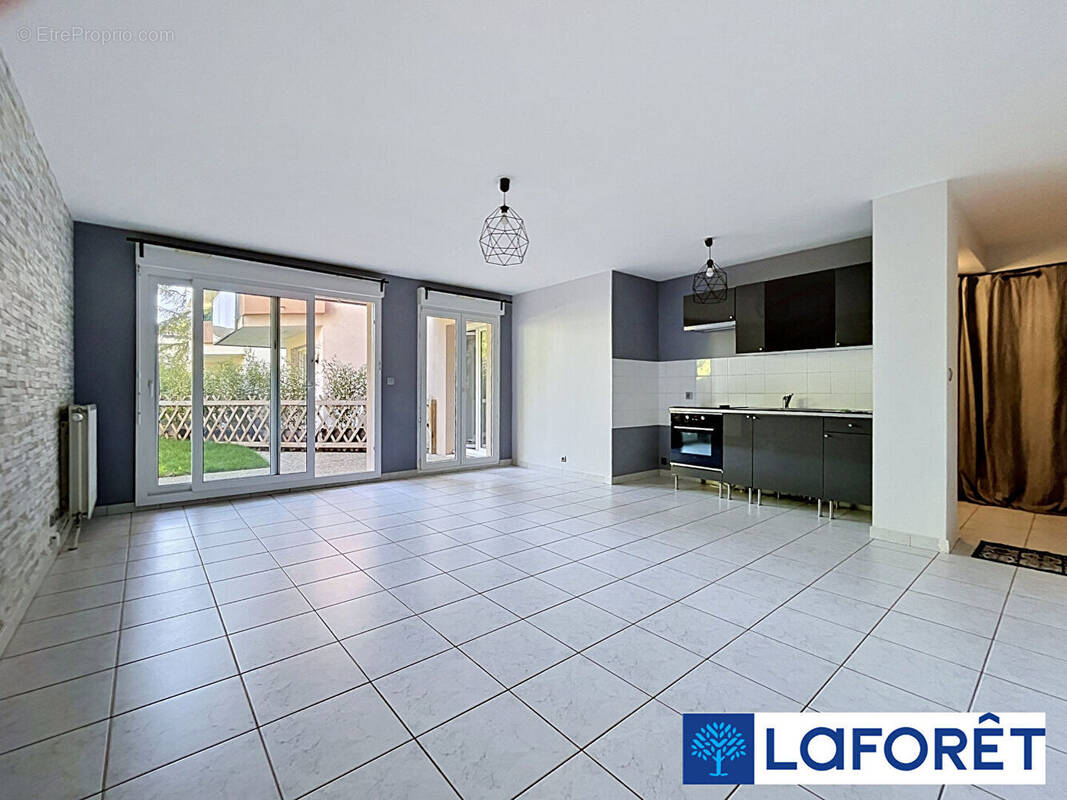 Appartement à AHUY