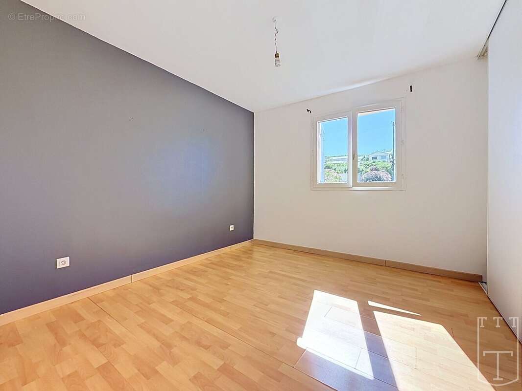 Proche centre RUOMS - Villa 3 chambres - 2 terrasses - photo 8