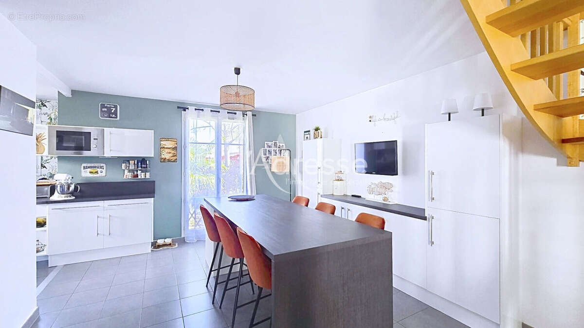 Maison à MAGNY-LE-HONGRE