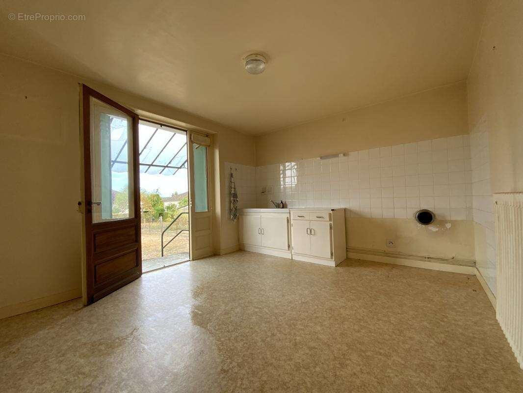 Maison à SAINT-JUNIEN