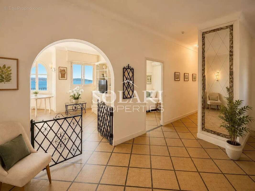 Villa au coeur du village de Théoule avec vue mer panoramique - photo 7