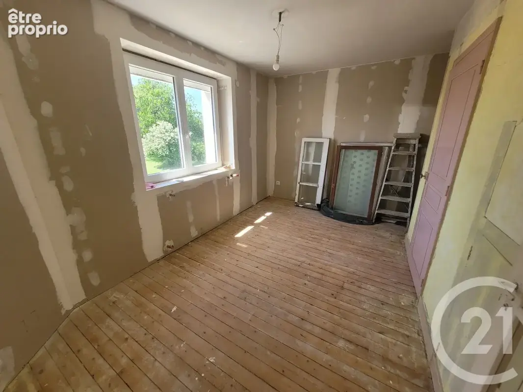 Maison 6 pièces 136 m² à vendre à La Chapelle-Naude (71500) - photo 11