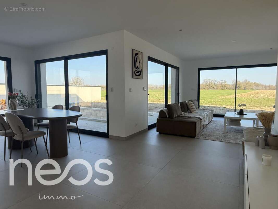 Maison à SAINT-JULIEN