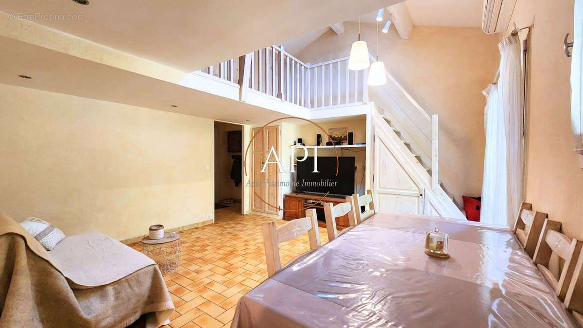 Maison à TOURRETTES