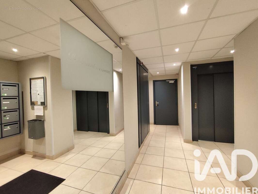 Photo 6 - Appartement à FLEURY-LES-AUBRAIS