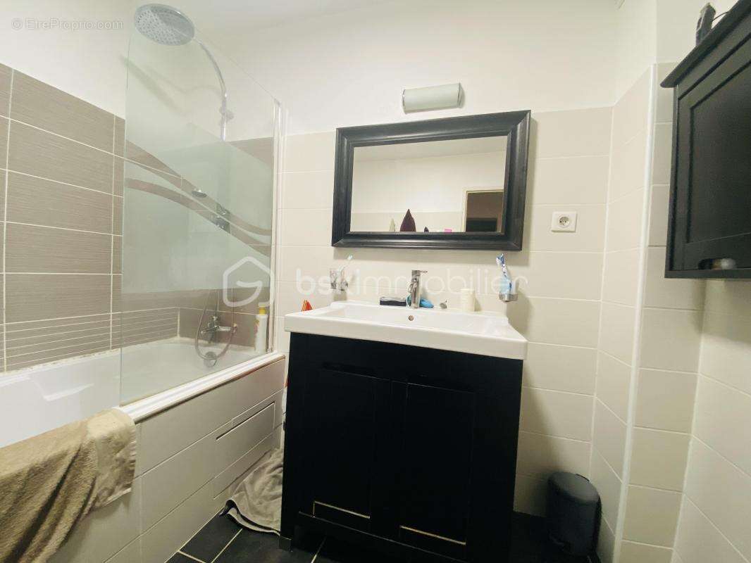 Appartement à SIGNES