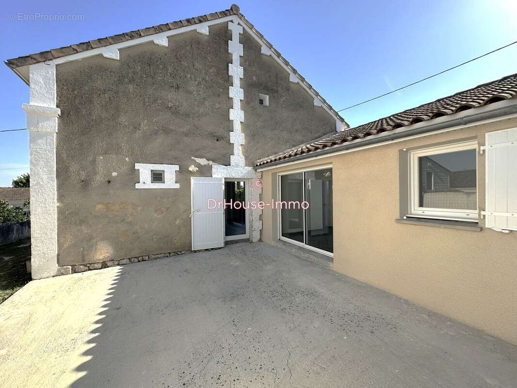Maison 104 m² à Ruelle-Sur-Touvre  - photo 3