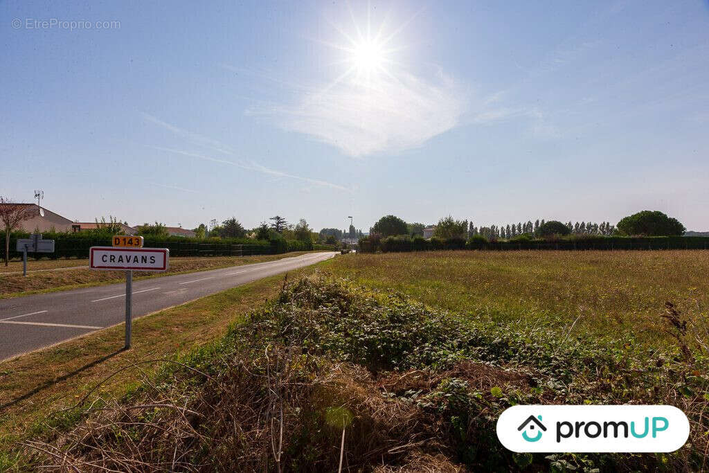 Terrain à CRAVANS