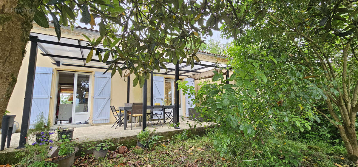 Maison à CASTELNAU-D'AUZAN