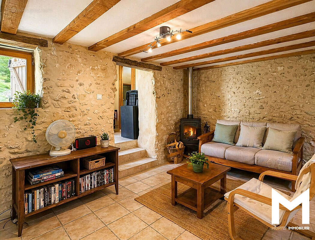 Maison à BUSSAC