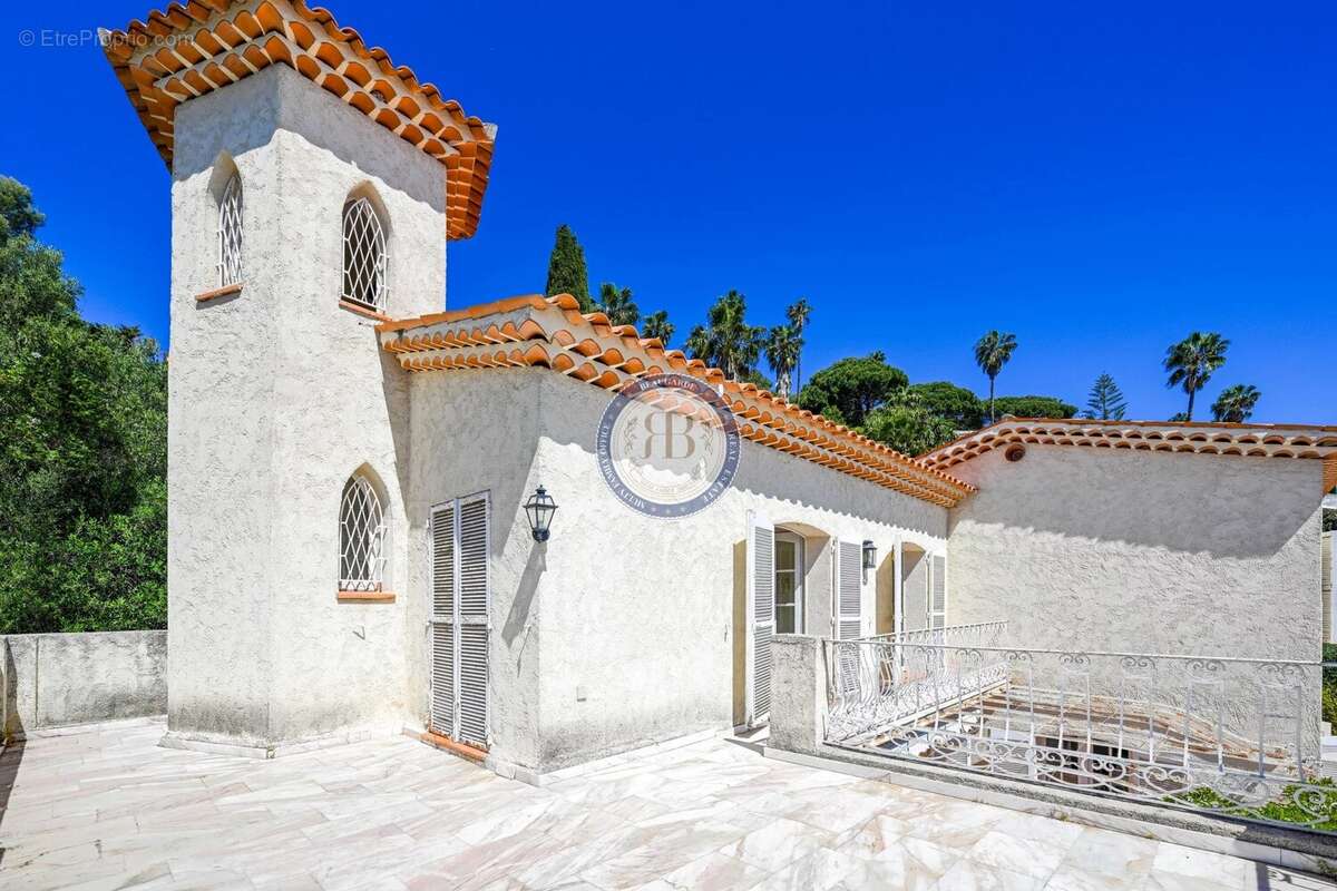 Maison à VALLAURIS