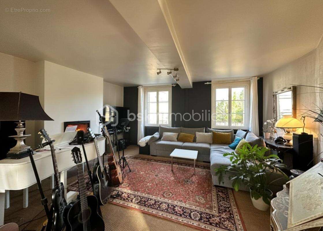 Maison à LONGNY-AU-PERCHE