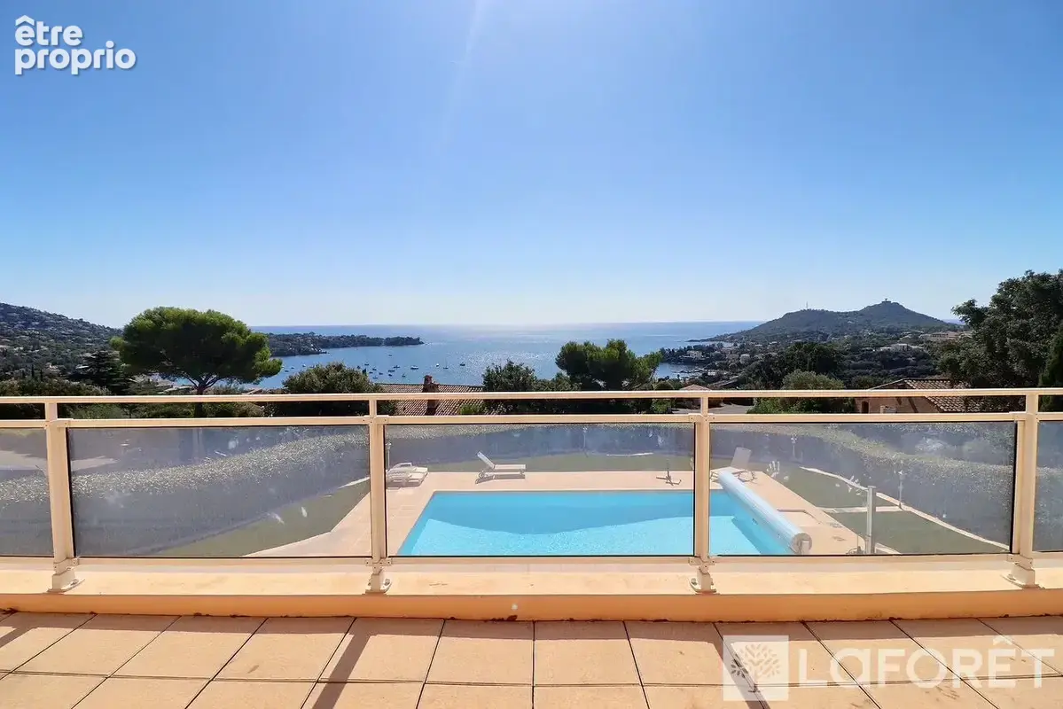 Maison Saint Raphael 6 pièce(s) 240 m2 - photo 12