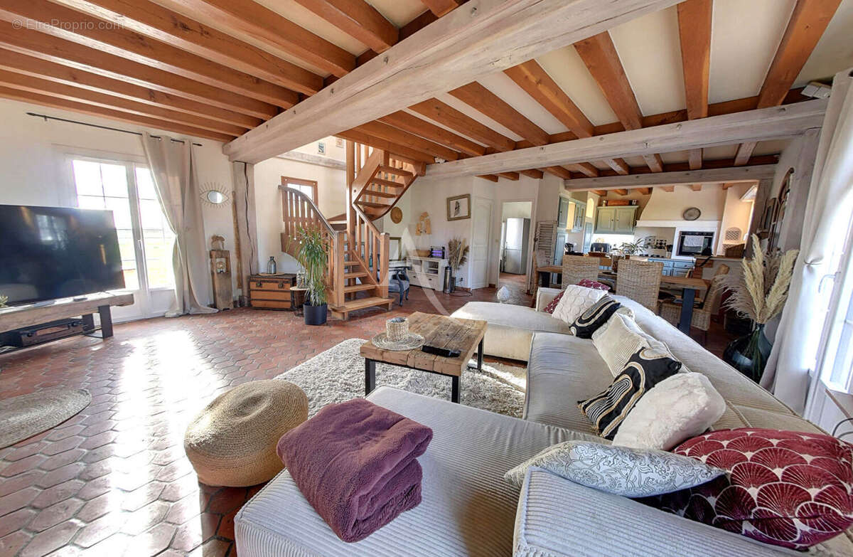 Maison à SACQUENVILLE