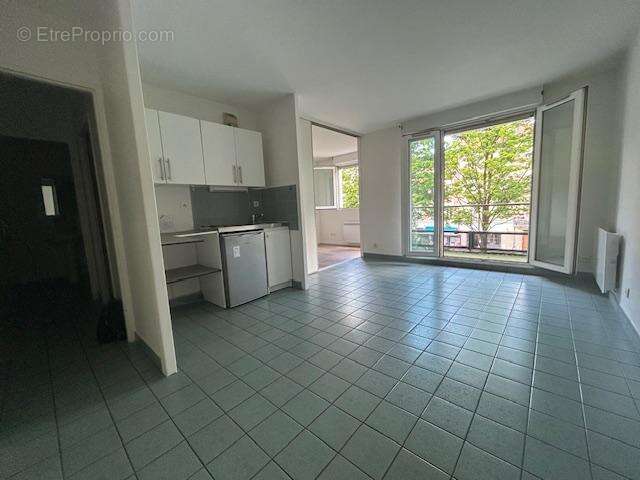  - Appartement à VILLEURBANNE