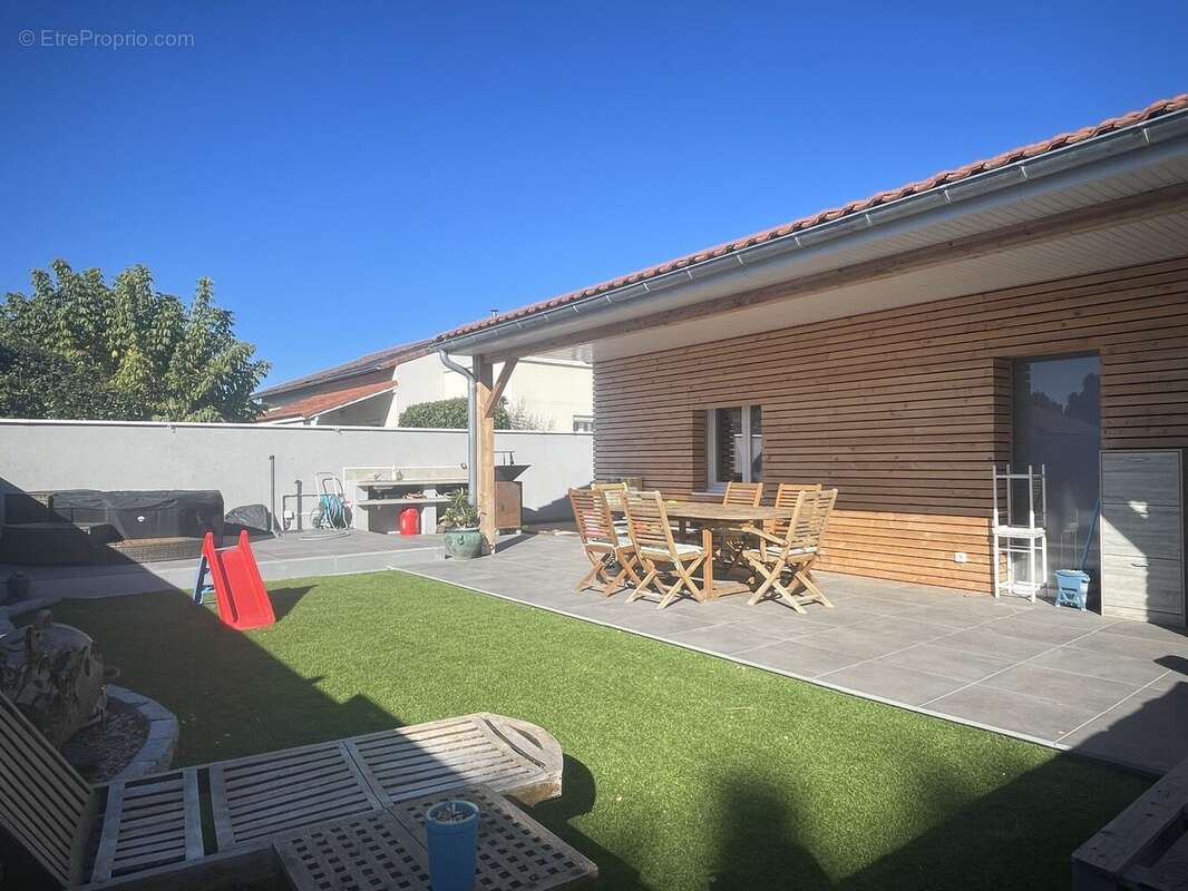 Maison à PONT-DU-CHATEAU