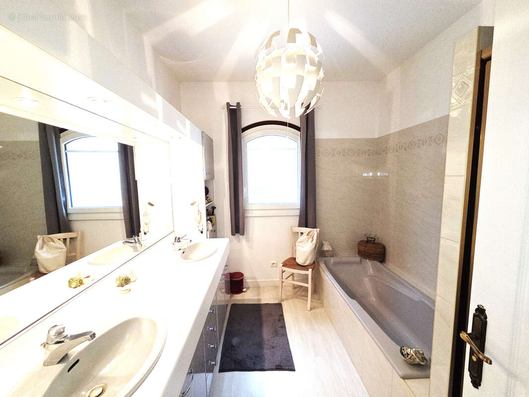 Maison à LA COURONNE