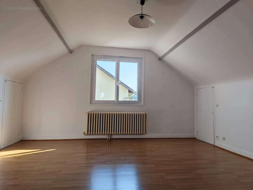 Maison à CERCY-LA-TOUR