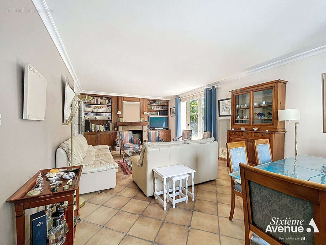 Maison à SEREZIN-DU-RHONE