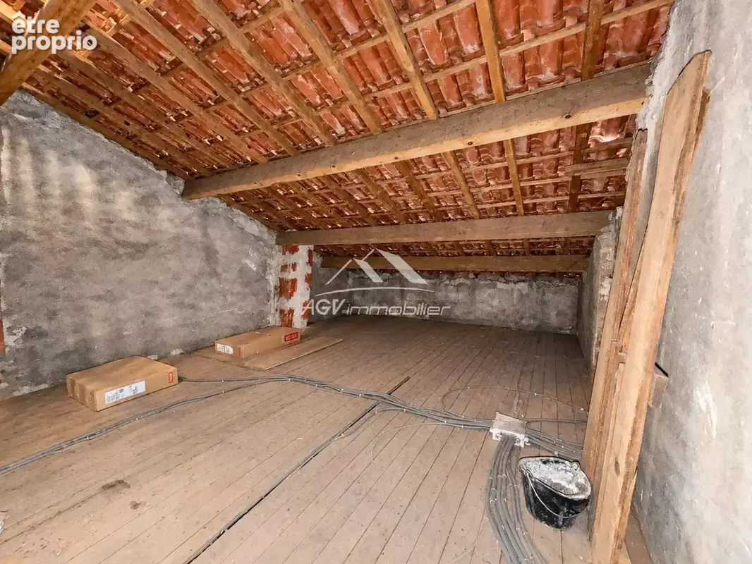 Alès centre-ville – Combles aménageables 149,5 m² loi Carrez - photo 2