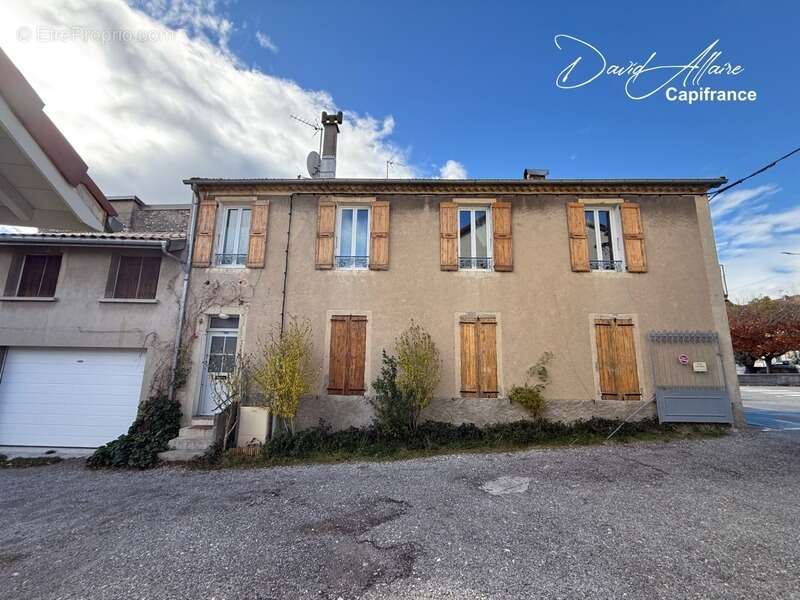 Appartement à LARAGNE-MONTEGLIN