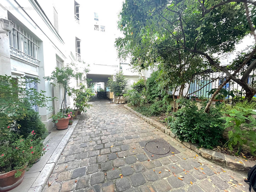 Appartement à PARIS-10E