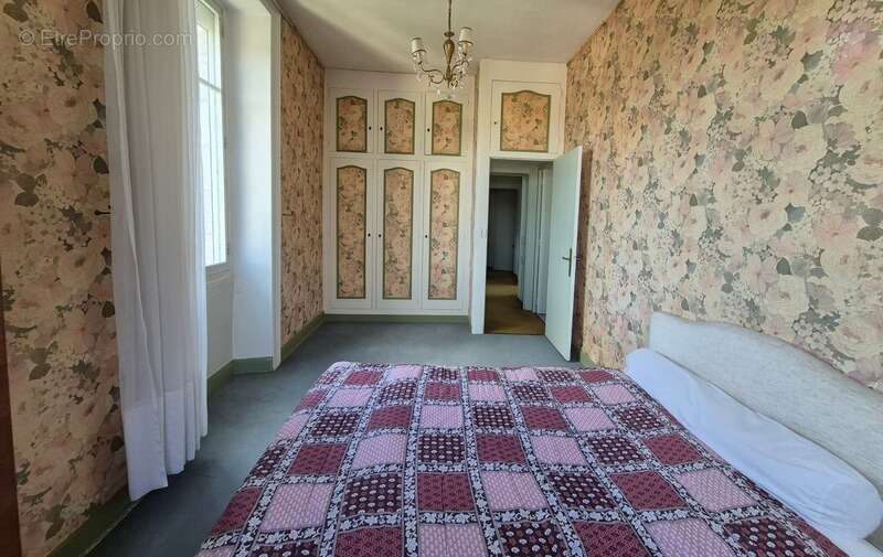 Maison à SAINT-JEAN-SUR-MAYENNE