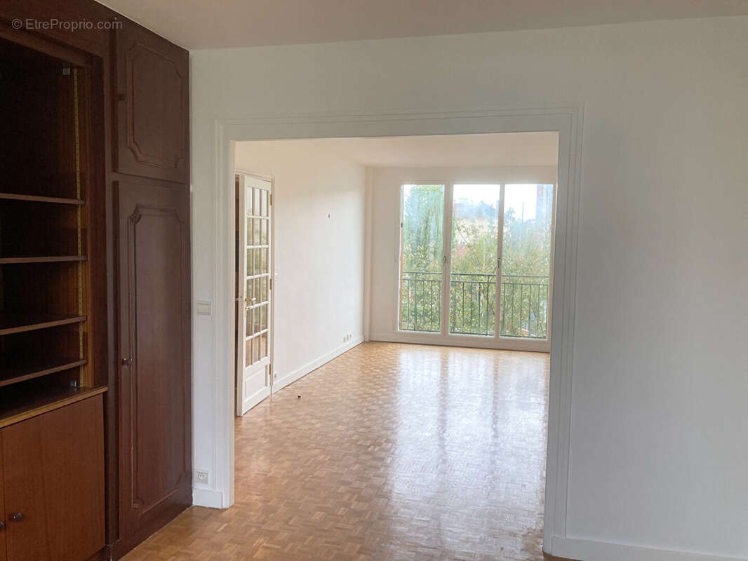Appartement à ENGHIEN-LES-BAINS