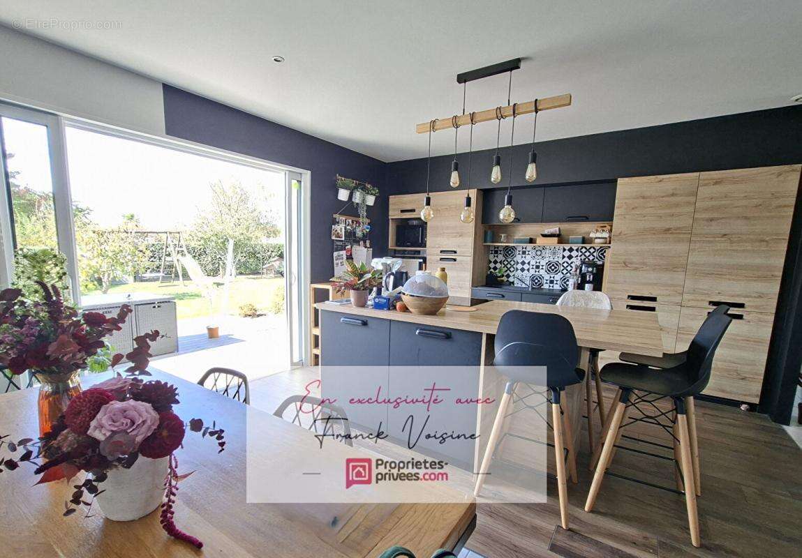 Maison à VENDRENNES