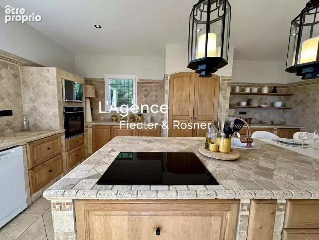 Ref 698 : grimaud - domaine securise - villa avec vue mer et helisurface - photo 6