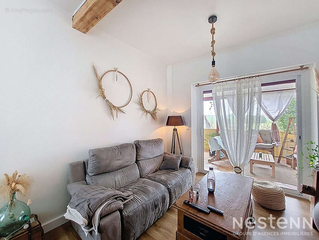 A Vendre Maison en pierre entièrement rénovée de 86 m² avec jardin et dépendances au coeur de Mézin - photo 3