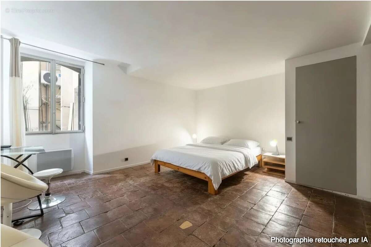 Appartement à MARSEILLE-1E