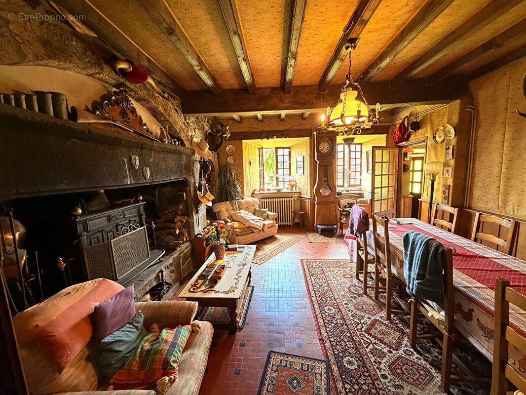 Maison de maître Talizat 6 pièce(s) 160 m2 - photo 3