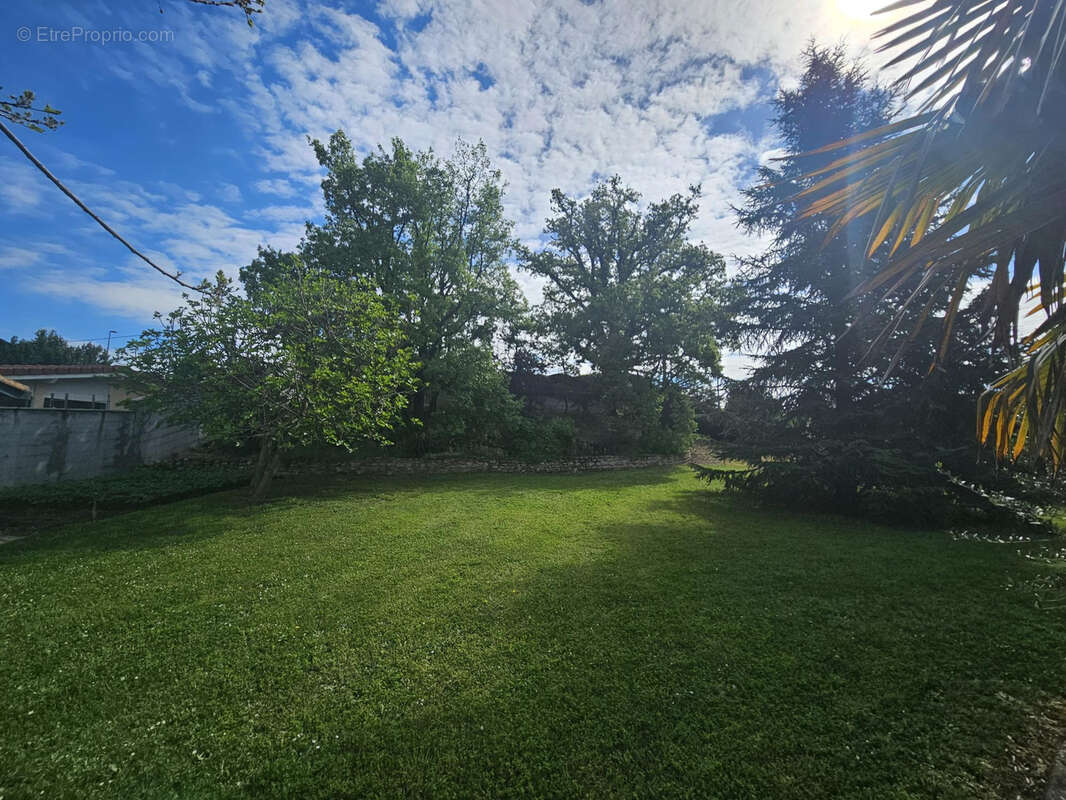 Terrain à SAINT-MAURICE-L'EXIL