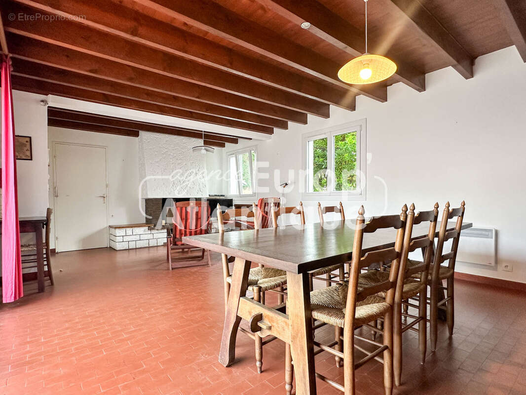 Maison à LES MATHES