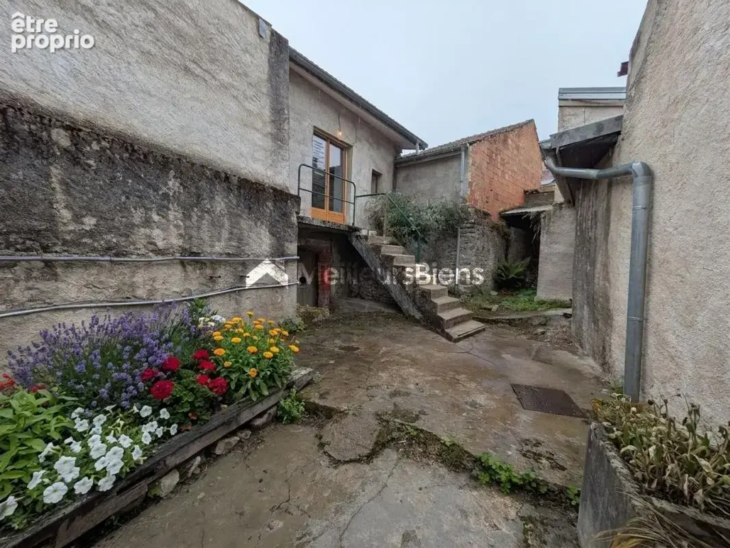 Maison avec grand garage  et studio indépendant - photo 16
