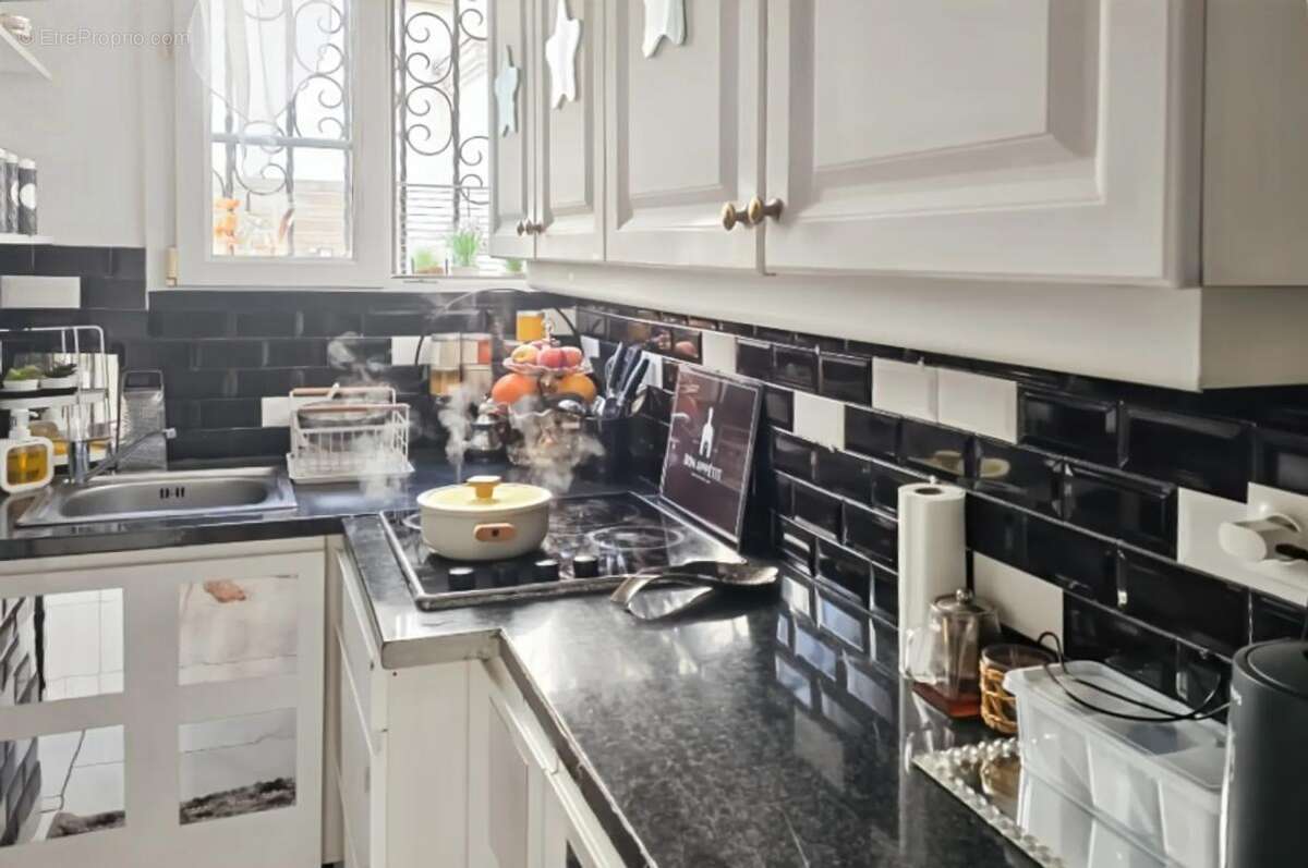 Appartement à COURBEVOIE