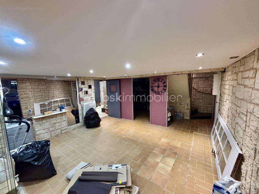 Maison à THORIGNY-SUR-OREUSE