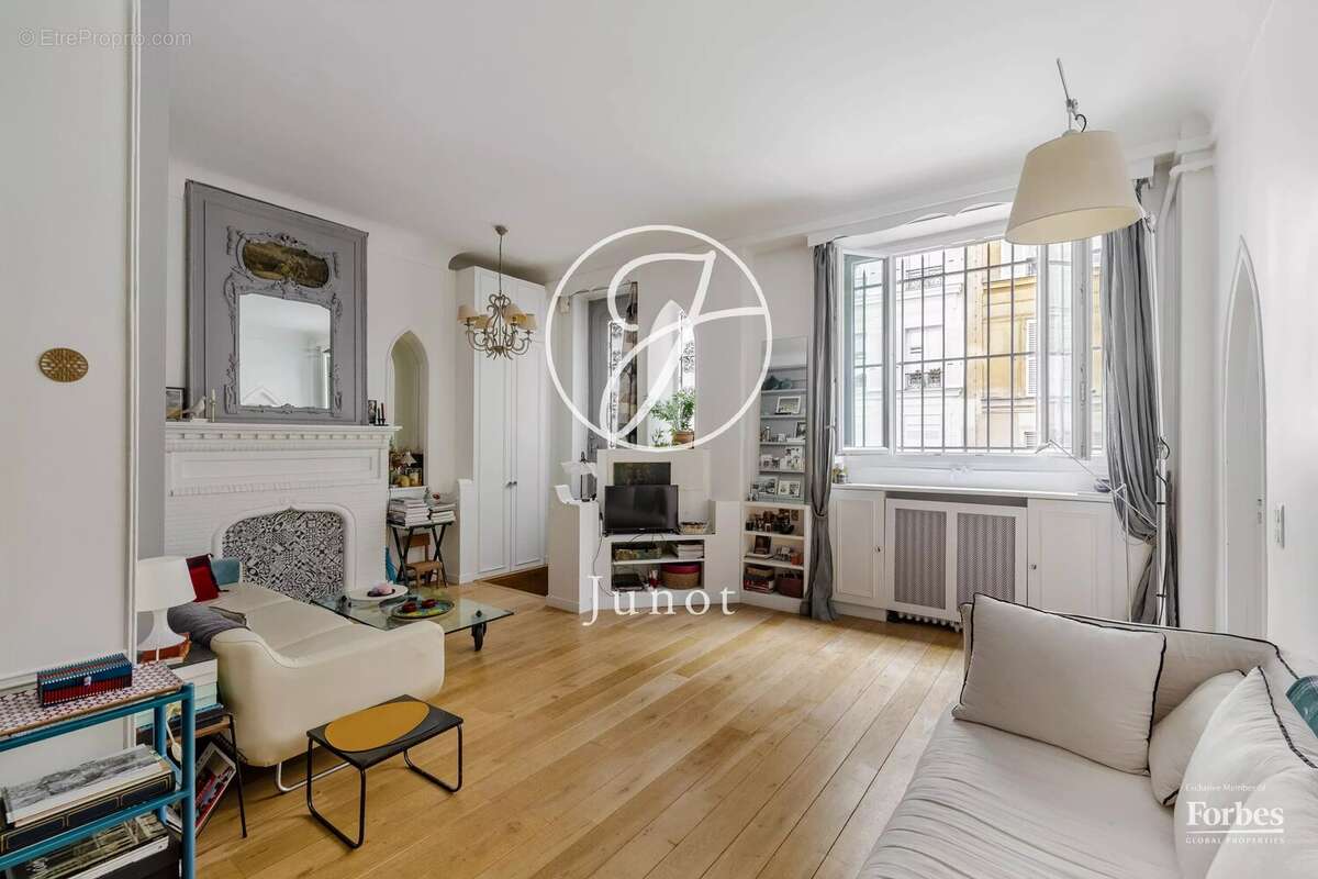 Appartement à PARIS-9E