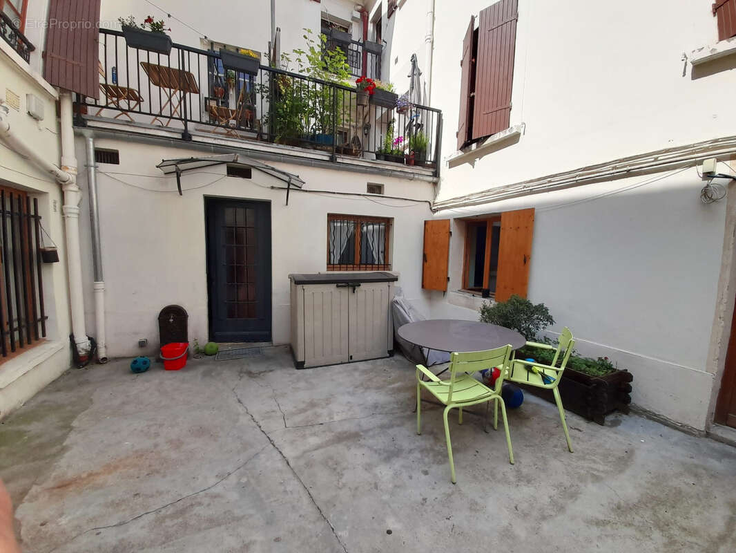 Commerce à PARIS-20E