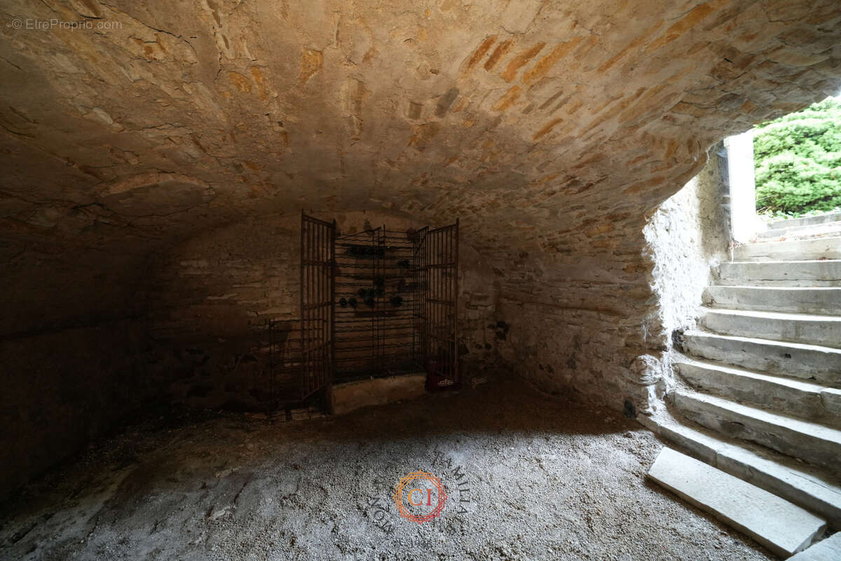 Maison à SAINT-MYON