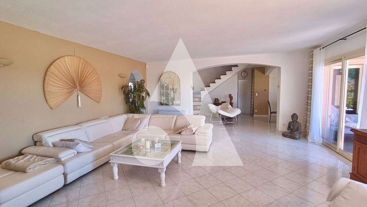 Maison à PUYLOUBIER